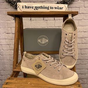 NIB Palladium Wander Lace Suede Sneaker